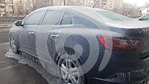 Freezing rain on a car in Bucharest