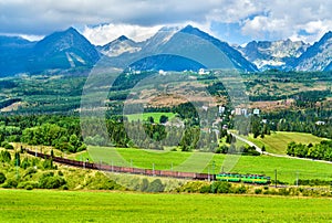 Nákladní vlak ve Vysokých Tatrách, Slovensko