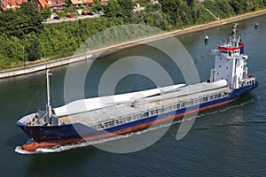 Freighter with wind power rotors on board