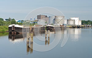 Freighters and oil tanks