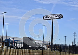 Freightliner Trucking Center