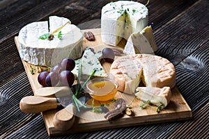 French cheese platter