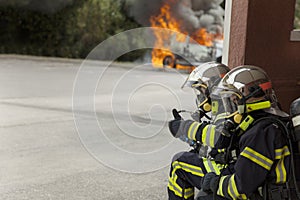 French firefighter binomial attac on car fire say ok