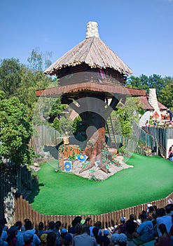 French-Park Asterix-The theater