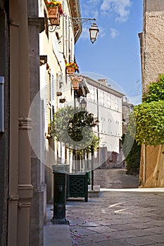 French street and alley