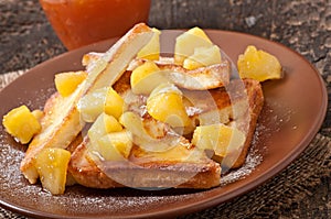 French toast with caramelized apples