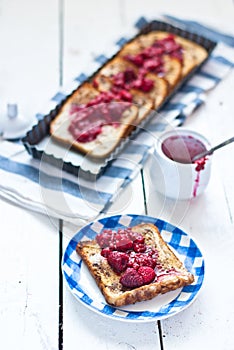 French toast with raspberries