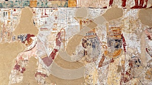 Fresco in TT69 with Menna and his daughters depicted as ladies-in-waiting.