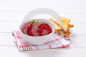 Fresh beetroot puree with toasts