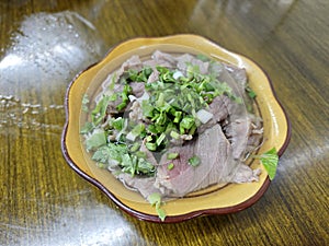 fresh boiled beef slice with green onion