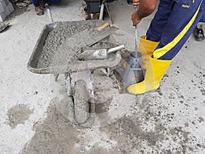 Slump test for fresh concrete