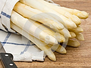 Fresh cut white asparagus