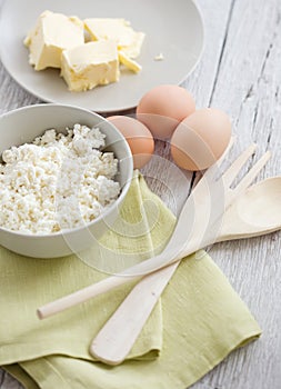 Fresh dairy products and eggs