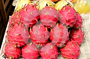 Fresh dragon fruit symmetrically to attract buyers at market stall