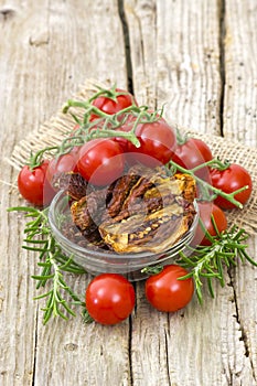 Fresh and dried tomatoes