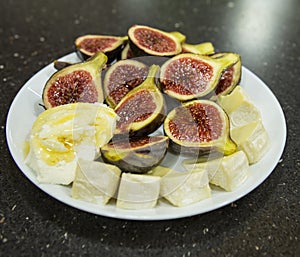 Fresh fig salad