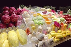 Fresh fruit on ice in stall