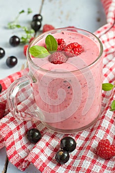 Fresh fruit yogurt with berries