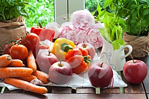 Fresh fruits, vegetables and flowers