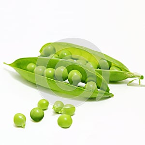 Fresh green peas