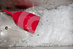Fresh ice with red du span