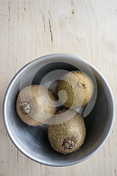 Fresh kiwis in a bowl