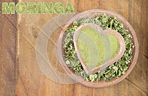 Fresh leaves and moringa powder - Moringa oleifera
