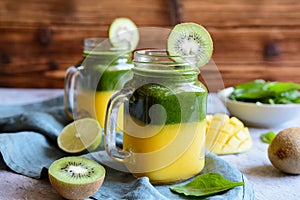 Fresh mango, spinach, kiwi and lime smoothie