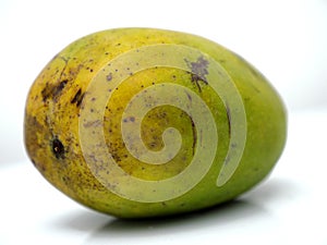 Fresh mango, unsliced whole fruit