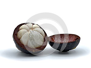 fresh mangosteen With one child that was cut in half to see ingrown texture antioxidants, help to slow down aging and wrinkles.