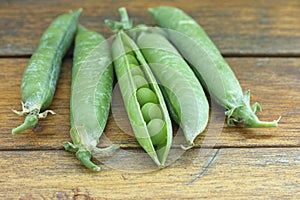 Fresh pea pods