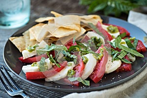 Fresh Pesto Caprese Salad with Pita Chipas