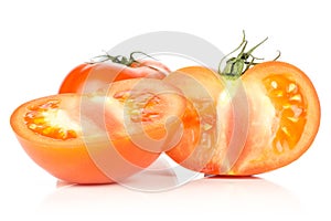 Fresco crudo tomate variedad en blanco 