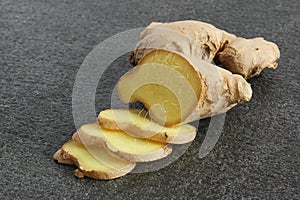 Fresh root ginger (Zingiberacae)