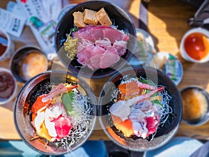 Fresh seafood rice bowl & x28;Kaisen-don