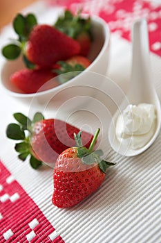 Fresh strawberries & cream