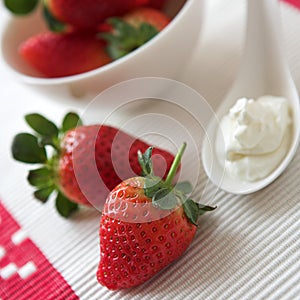 Fresh strawberries & cream