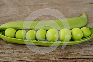 Fresh sugar snap peas