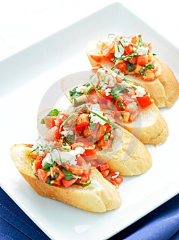 Fresh tomato bruschetta with bake