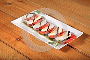 Fresh tomato and mozarela cheese