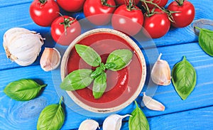 Fresh tomato sauce with garlic and basil, for pasta dishes