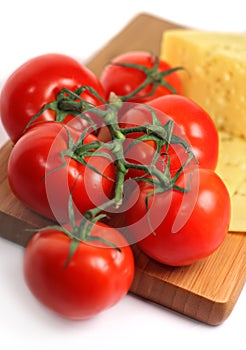 Fresh tomatoes with cheese