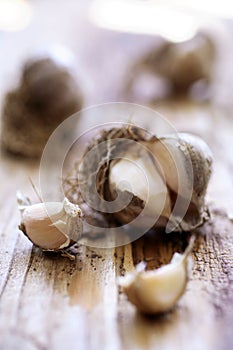 Fresh unpeeled garlic