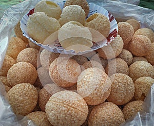 Freshly made gol gappe or pani puri