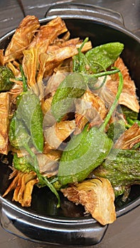 Fried artichokes and green peppers