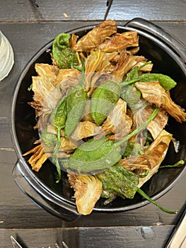 Fried artichokes and green peppers