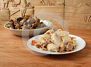 Fried chicken and Chinese chenpi duck stew