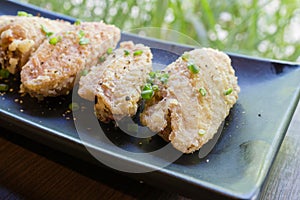 Fried chicken wings