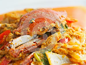 Fried crab in yellow curry, Stir-fried crab curry