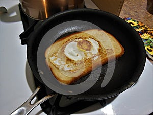 Fried Eggs in a Basket